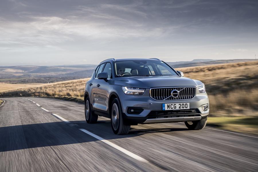  Volvo XC40 T5 Plug-in Hybrid Inscription 2002 года  (UK) (фото 3 из 40)